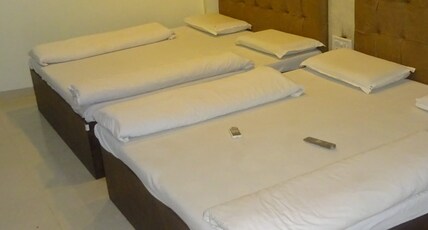 Hotel Shri Hari Prem Room Type - Family Room (Four Bedded)