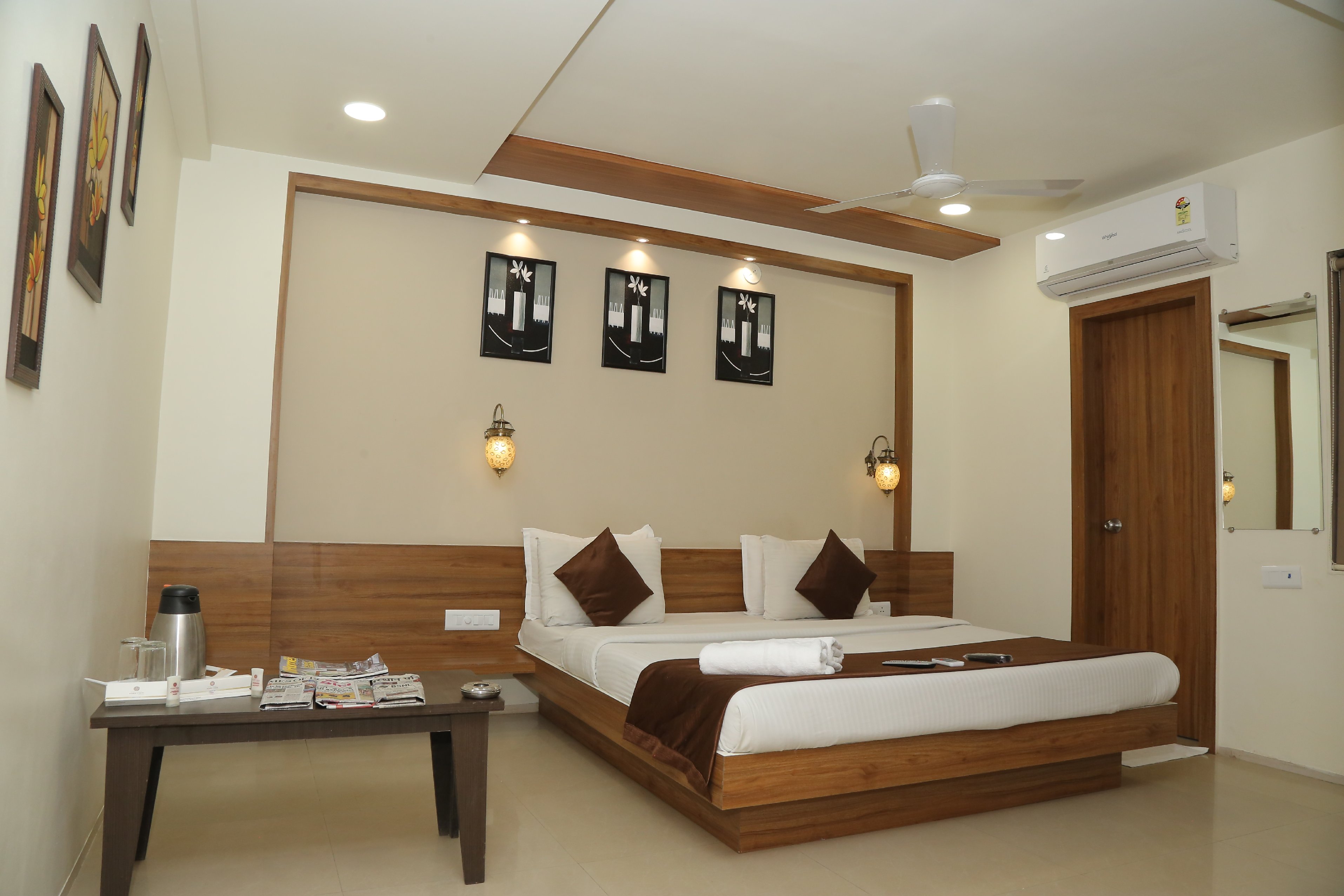 Hotel Park View - Tap to explore photos