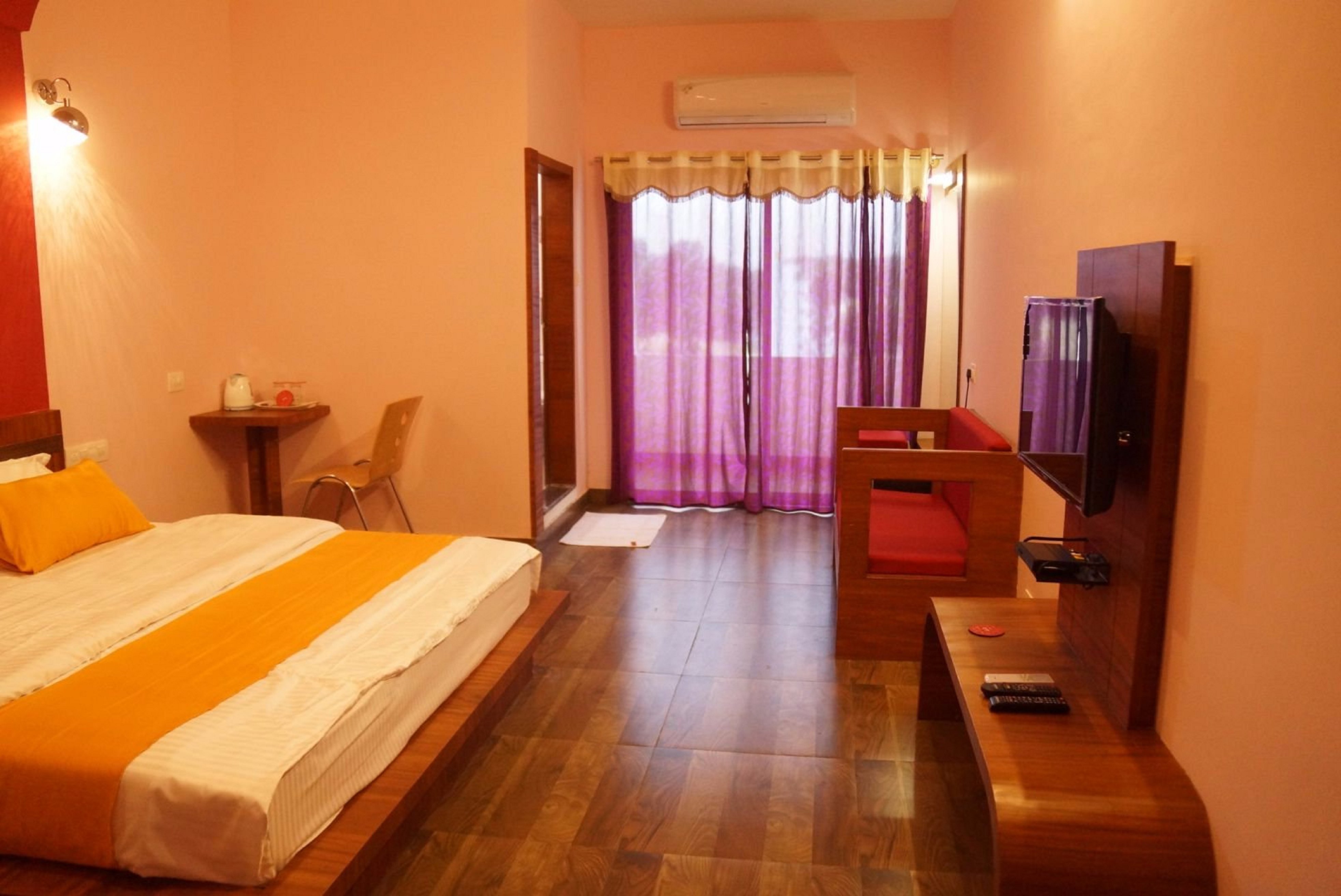 Park Hotel And Resort Room Type - Deluxe Room