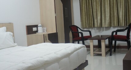 Hotel Mint Inn Room Type - Deluxe Room