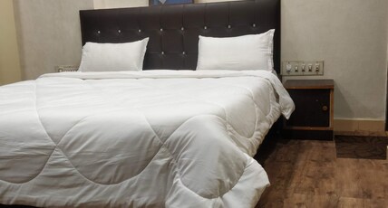 HOTEL SHIVAM Room Type - NON AC DELUXE ROOM
