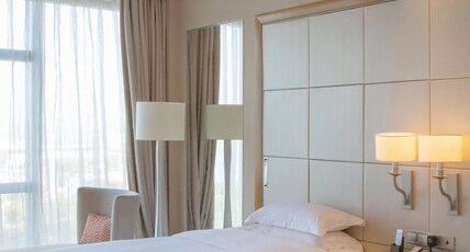 DoubleTree by Hilton Hotel Xiamen - Wuyuan Bay Room Type - TWIN ACCESSIBLE ROOM
