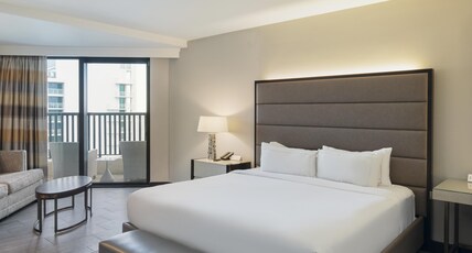 Hilton Marco Island Beach Resort Room Type - PREM 2RM STE OCN VW 1KING