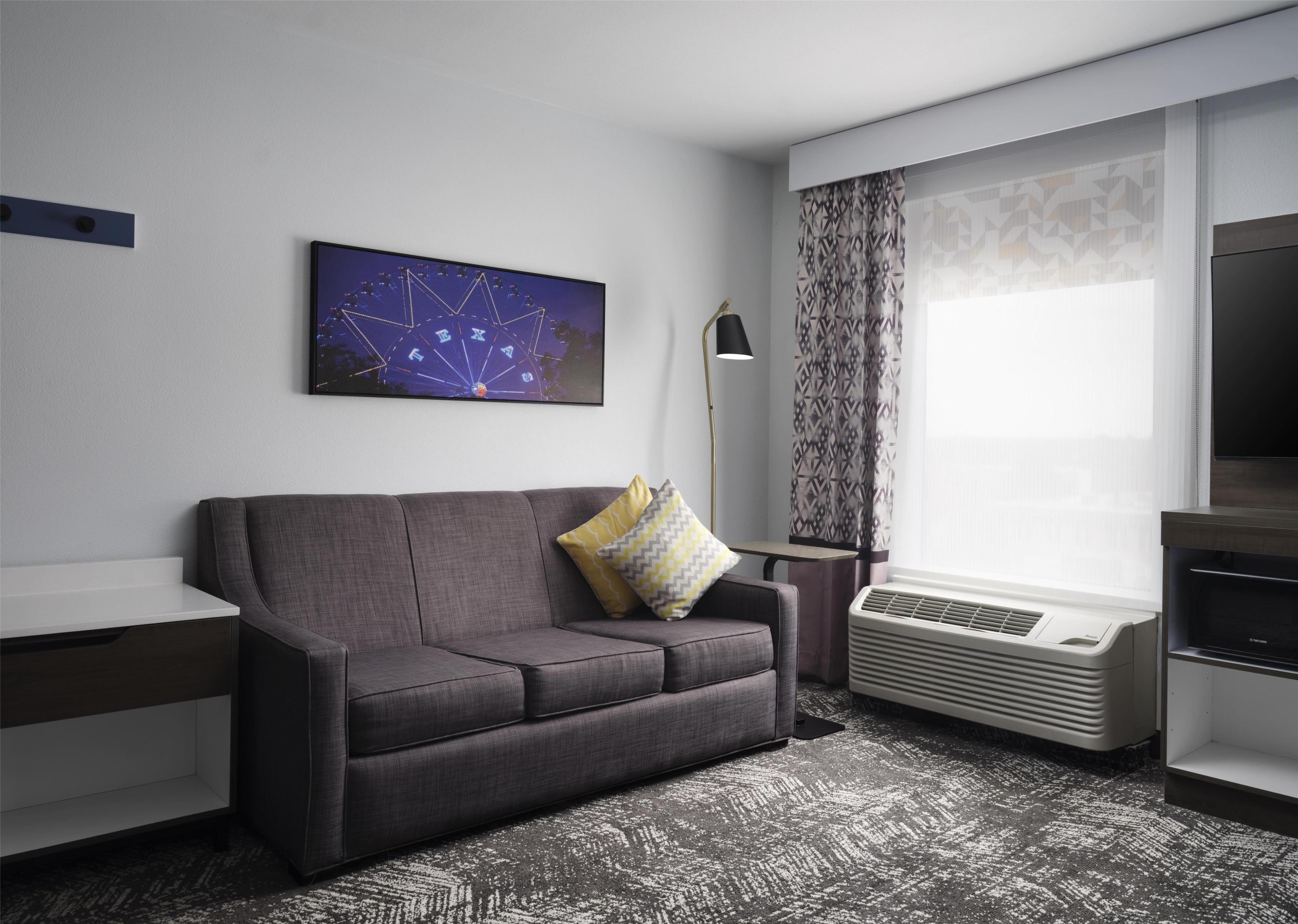 Hampton Inn & Suites Dallas-DFW ARPT W-SH 183 Hurst - Tap to explore photos
