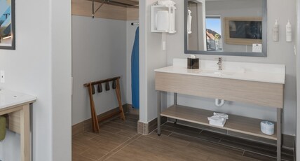 Hampton Inn & Suites by Hilton Pharr Room Type - 1 KING STUDIO STE NONSMOK