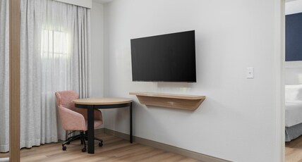 Hampton Inn by Hilton New Smyrna Beach Room Type - 1KN HEARING ACC STUDIO NS