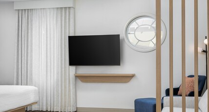 Hampton Inn by Hilton New Smyrna Beach Room Type - 1 KING STUDIO SUITE NOSMK