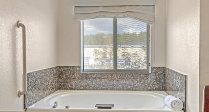 Best Western Plus McCall Lodge & Suites Room Type - Suite-1 King Bed, Non-Smoking, Jacuzzi, Fireplace, Microwave And Refrigerator, Wi-Fi, Full Breakfast Best Western Plus McCall Lodge & Suites Room Type - Suite-1 King Bed, Non-Smoking, Jacuzzi, Fireplace, Microwave And Refrigerator, Wi-Fi, Full Breakfast
