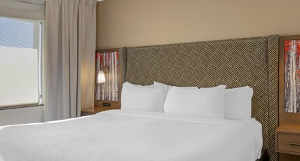 Best Western Plus McCall Lodge & Suites Room Type - Suite-1 King Bed, Non-Smoking, Separate Bedroom, Sofabed, Microwave And Refrigerator, Wi-Fi, Full Br Best Western Plus McCall Lodge & Suites Room Type - Suite-1 King Bed, Non-Smoking, Separate Bedroom, Sofabed, Microwave And Refrigerator, Wi-Fi, Full Br