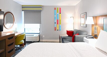 Hampton Inn Richmond West Room Type - 1 KG MOB ACC TUB SOFABED