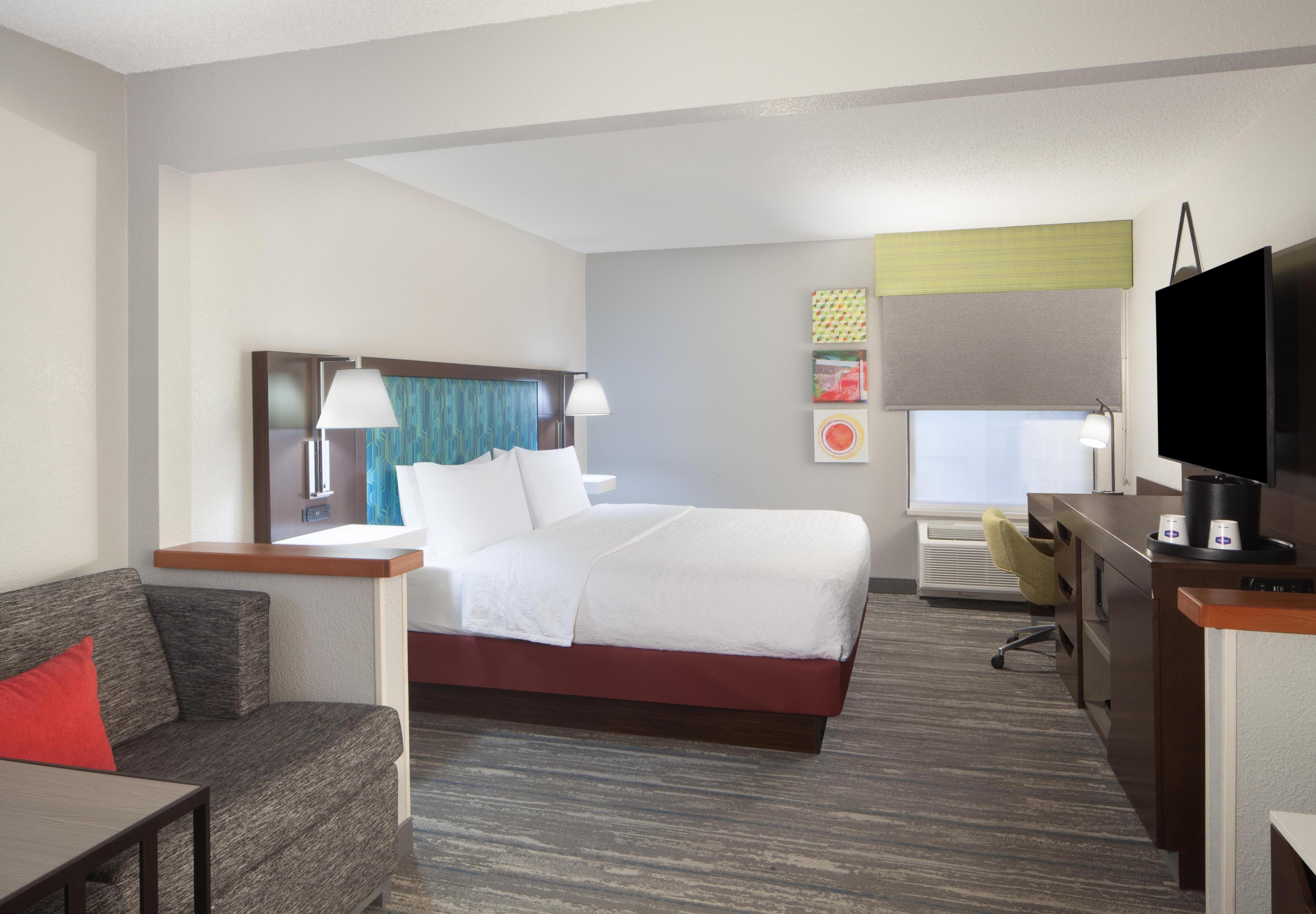 Hampton Inn by Hilton Youngstown/Boardman - Tap to explore photos