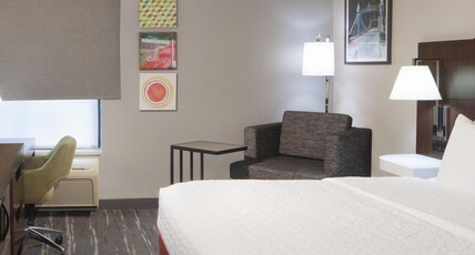 Hampton Inn by Hilton Youngstown/Boardman Room Type - KING STANDARD-NON SMOKING