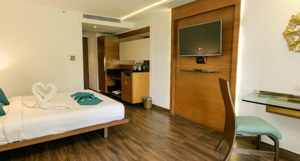 Roopa Elite Room Type - Emerald with Balcony