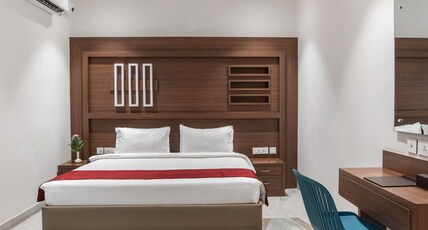 Hotel Royal Paris Room Type - Suite room with bath tub