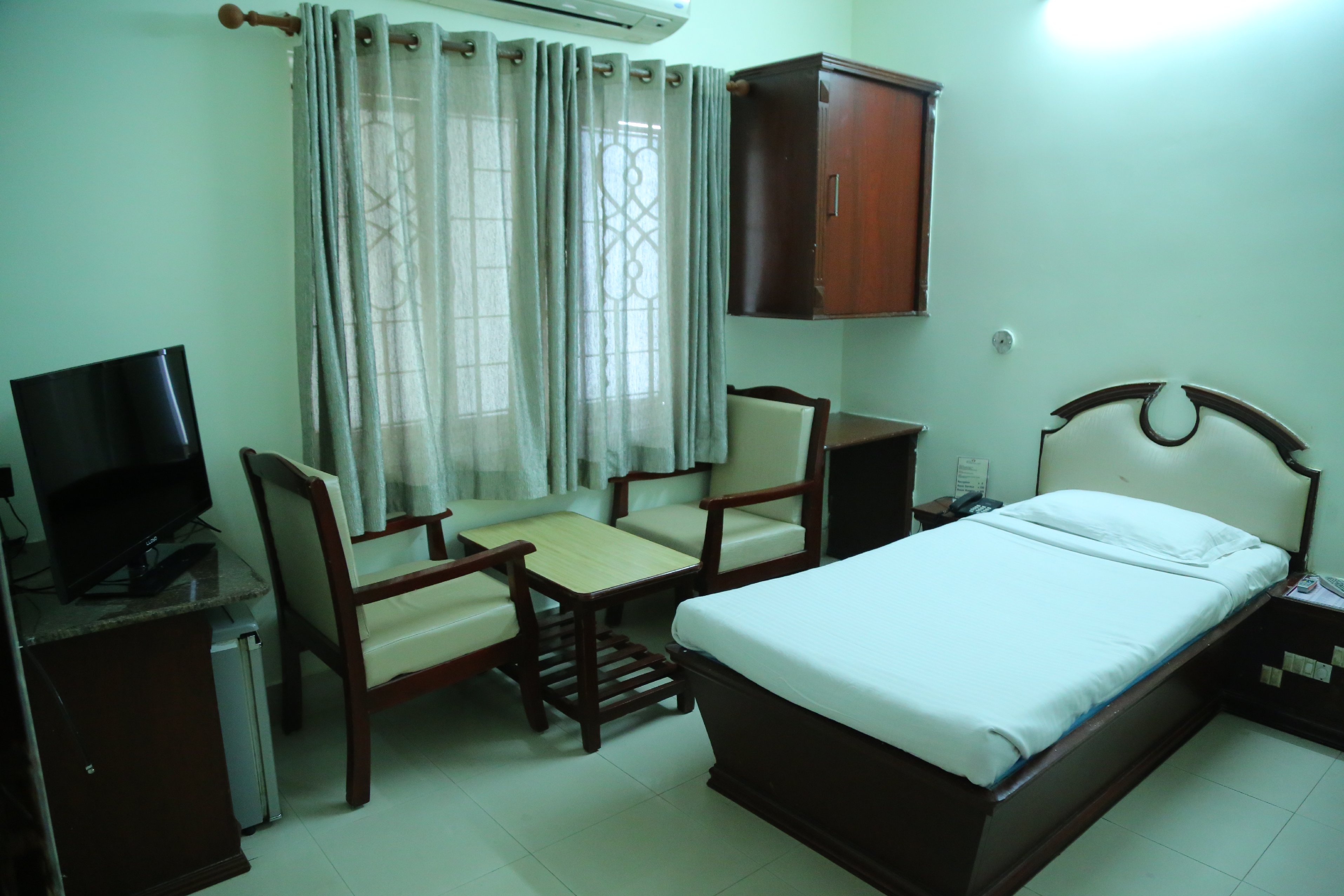 HOTEL KAVERI GRAND - Tap to explore photos