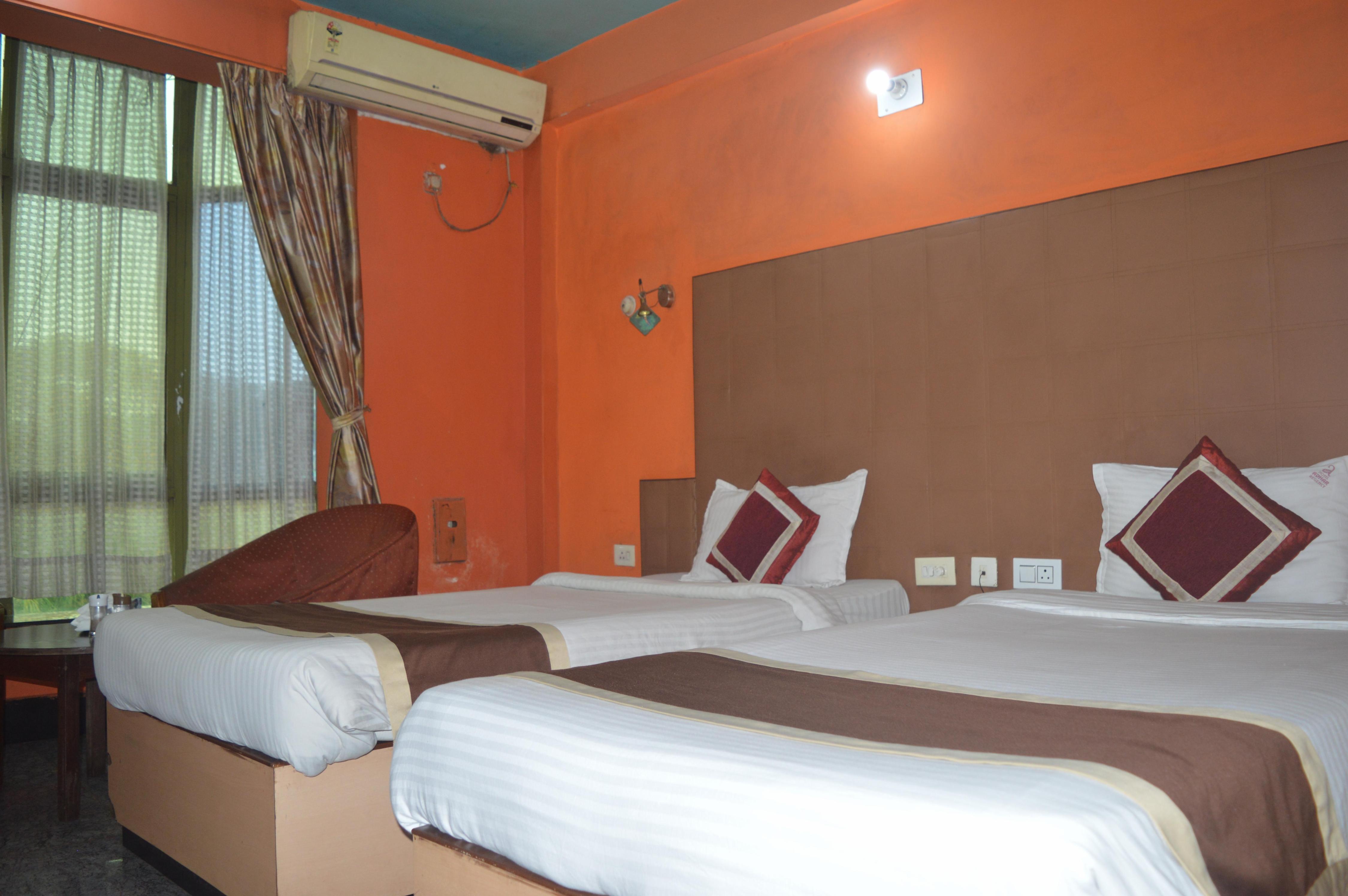 Hotel Adhar Regency Room Type - DELUXE ROOM