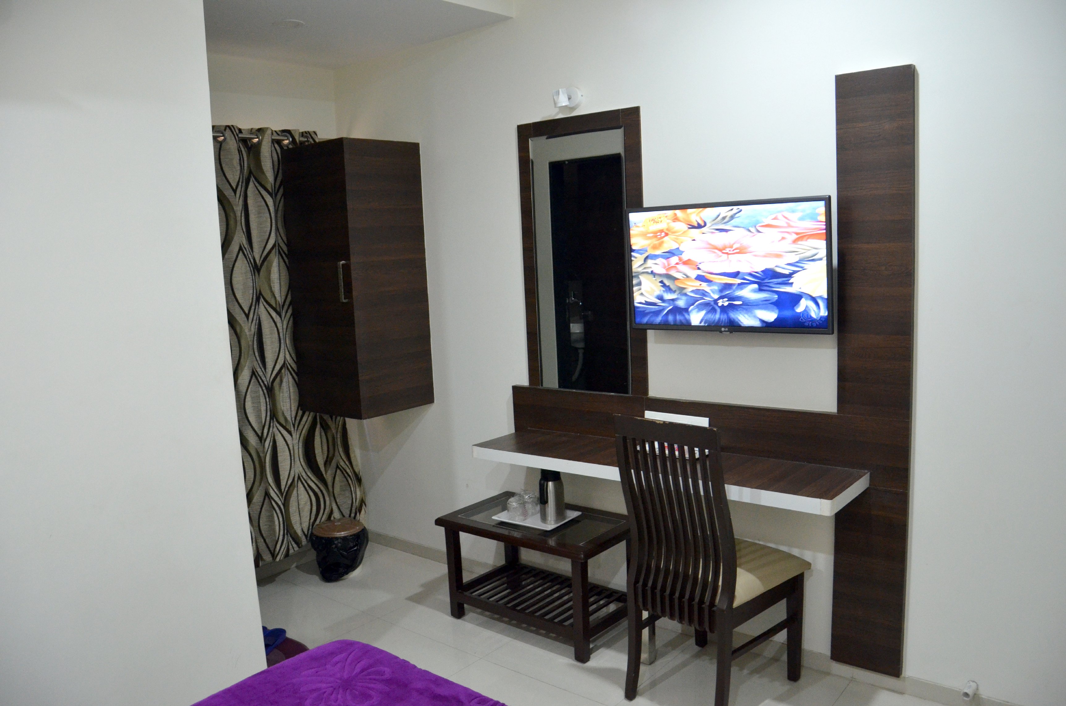 Hotel Janta Inn Room Type - ROYAL SUPER AC