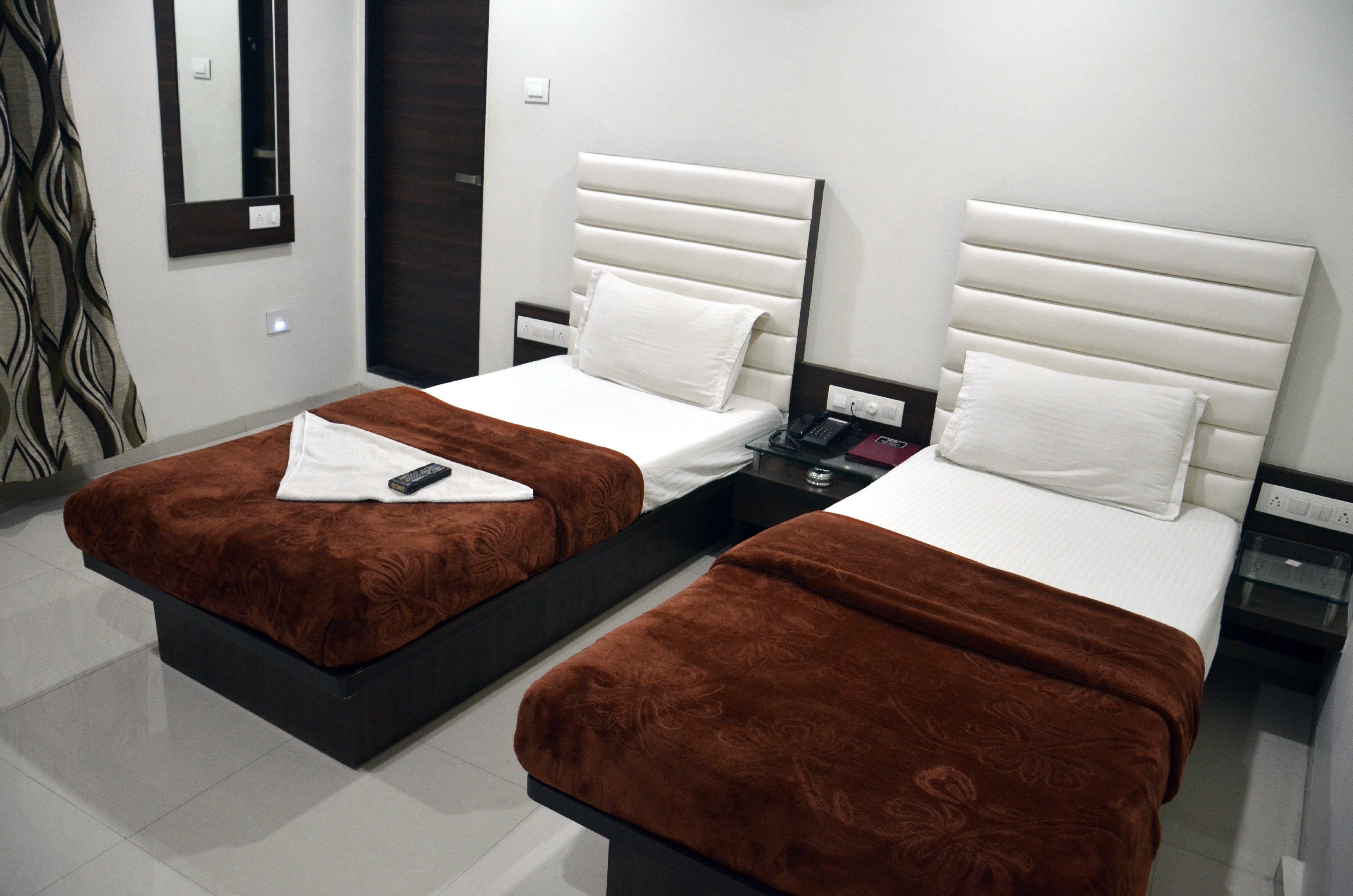 Hotel Janta Inn Room Type - CLASSIC DELUXE  Non AC