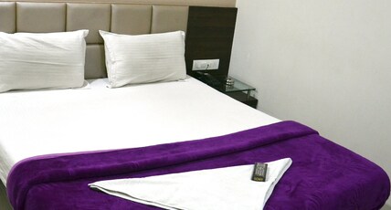 Hotel Janta Inn Room Type - ROYAL SUPER Non AC