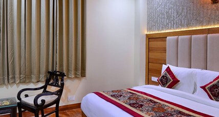Grand Hridey 1 minute from Railway Station - Amritsar Room Type - Suite Room with complementary fruit basket