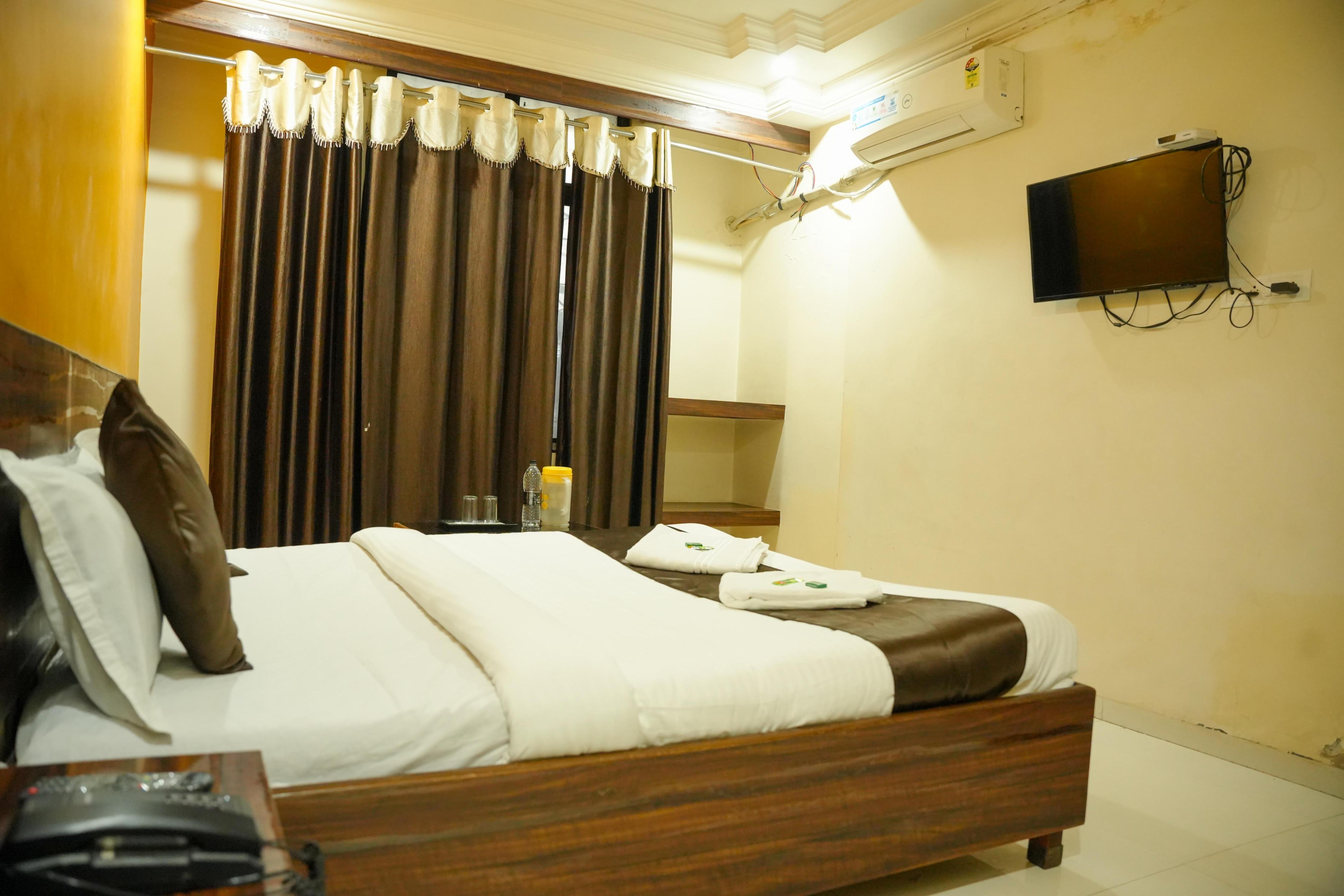 Hotel Sachidanand - Tap to explore photos