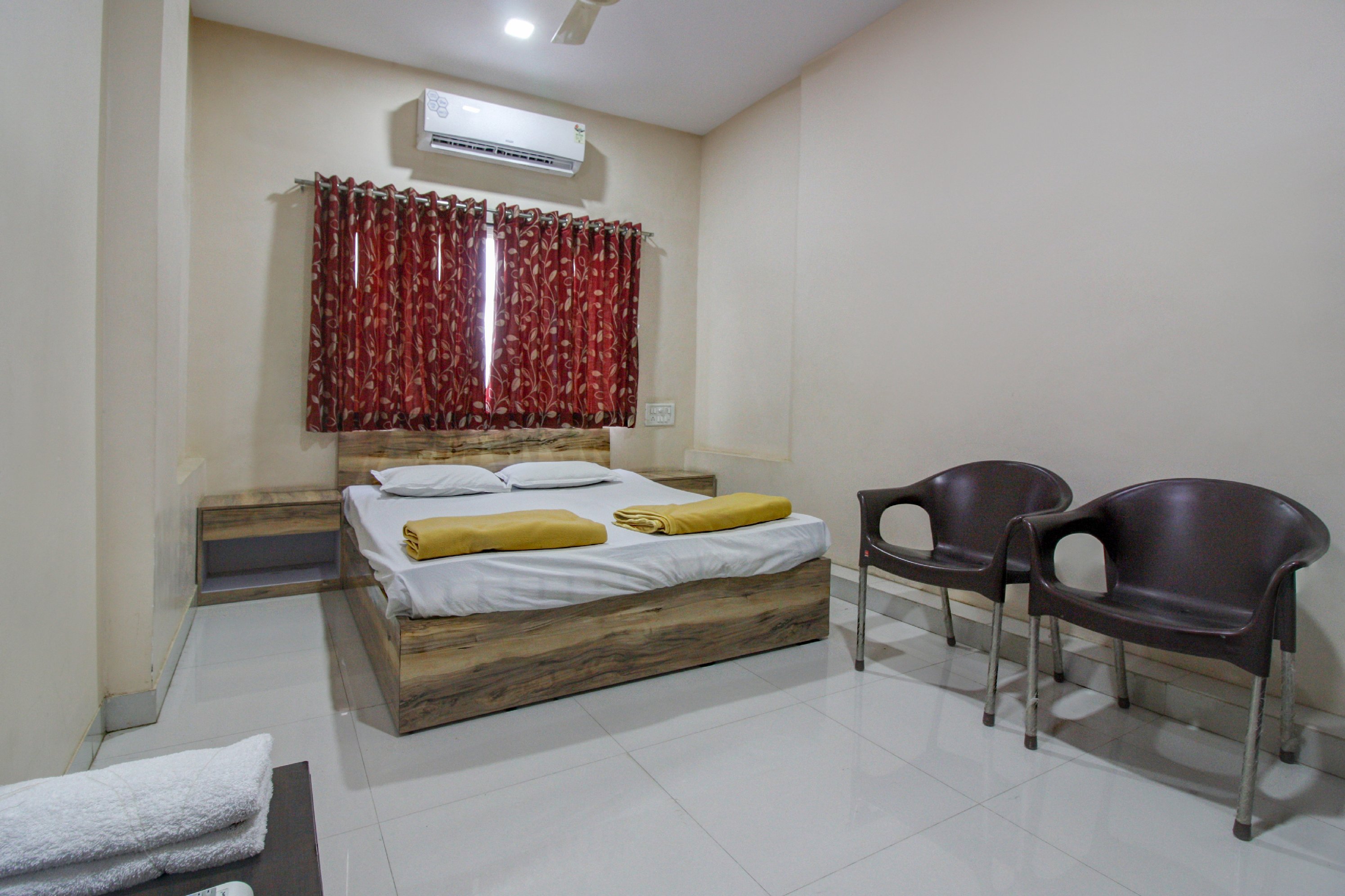 HOTEL RITISH - Tap to explore photos