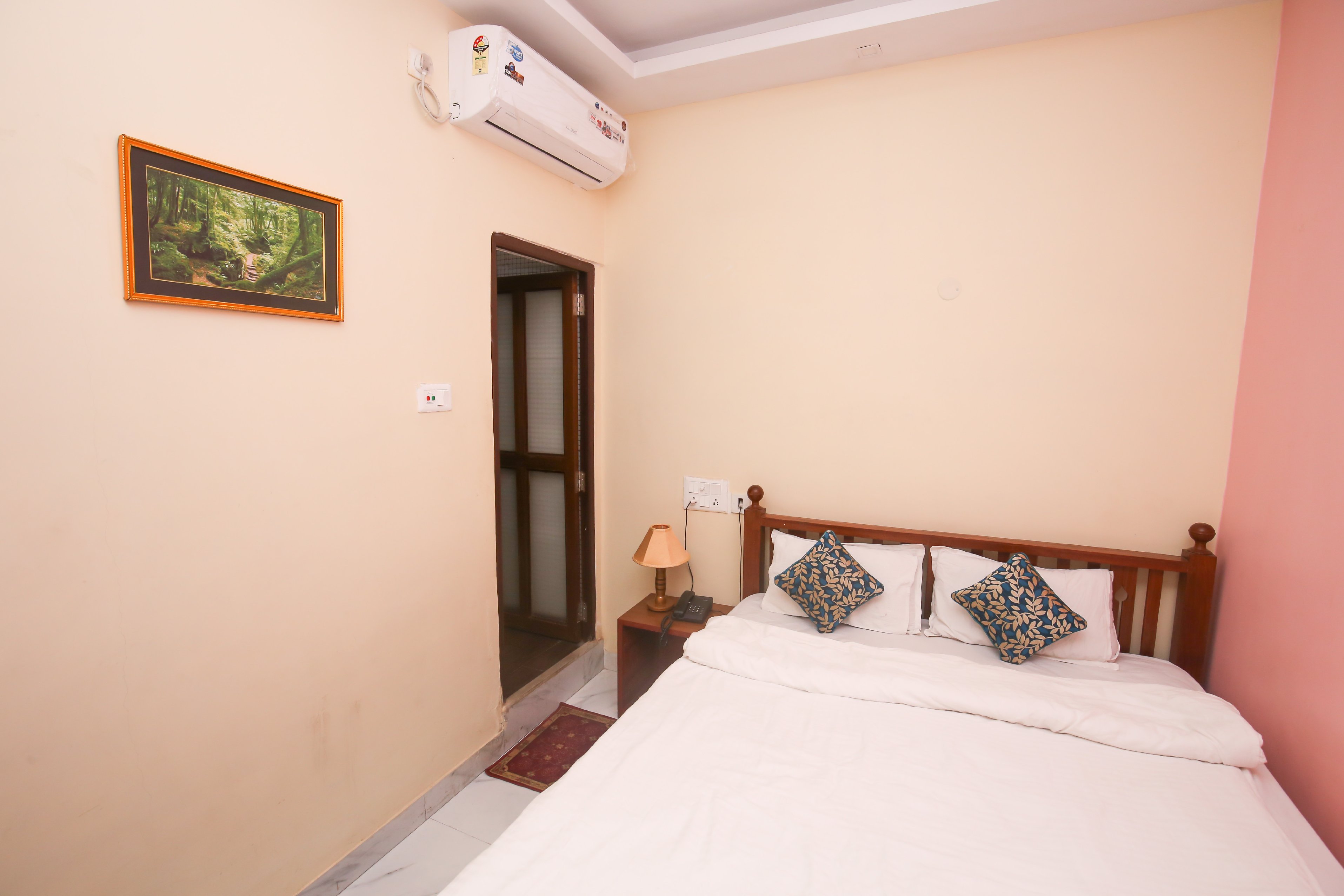 Hotel Cecil Room Type - Standard Double Room NON AC