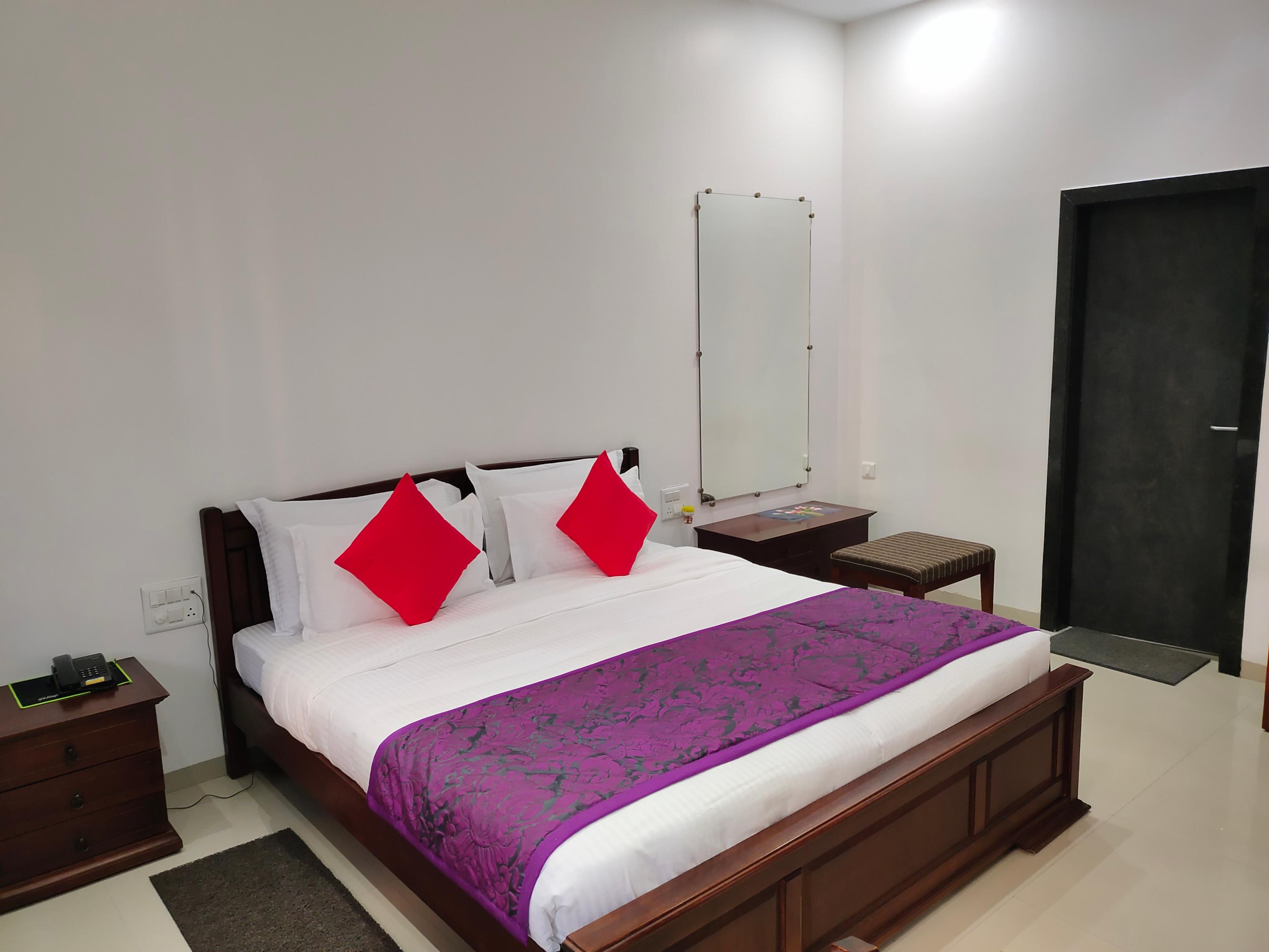 Sapphero Resorts Shirdi Room Type - Ideal Suite with Balcony