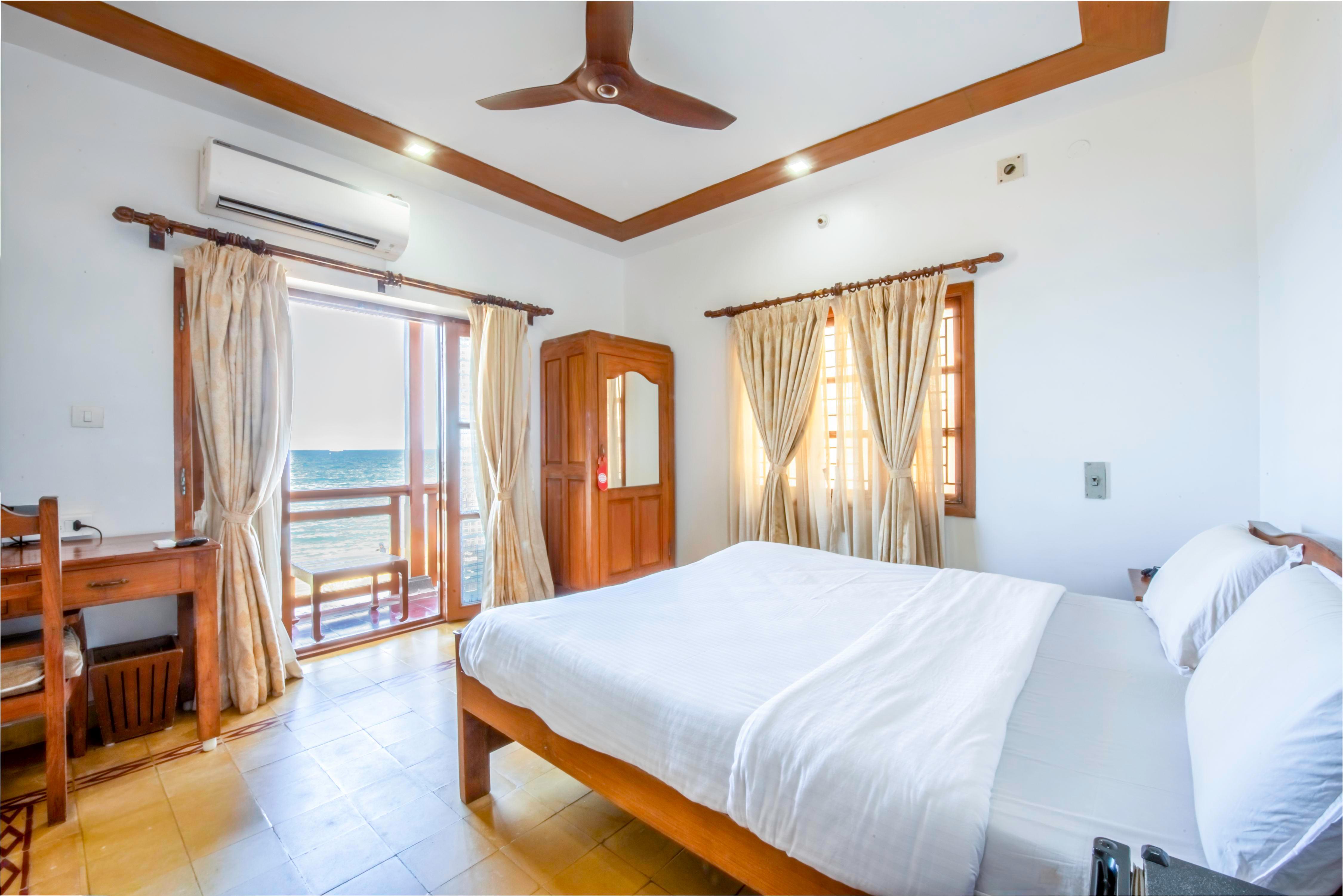 Cours Chabrol Room Type - Deluxe Sea Facing Room