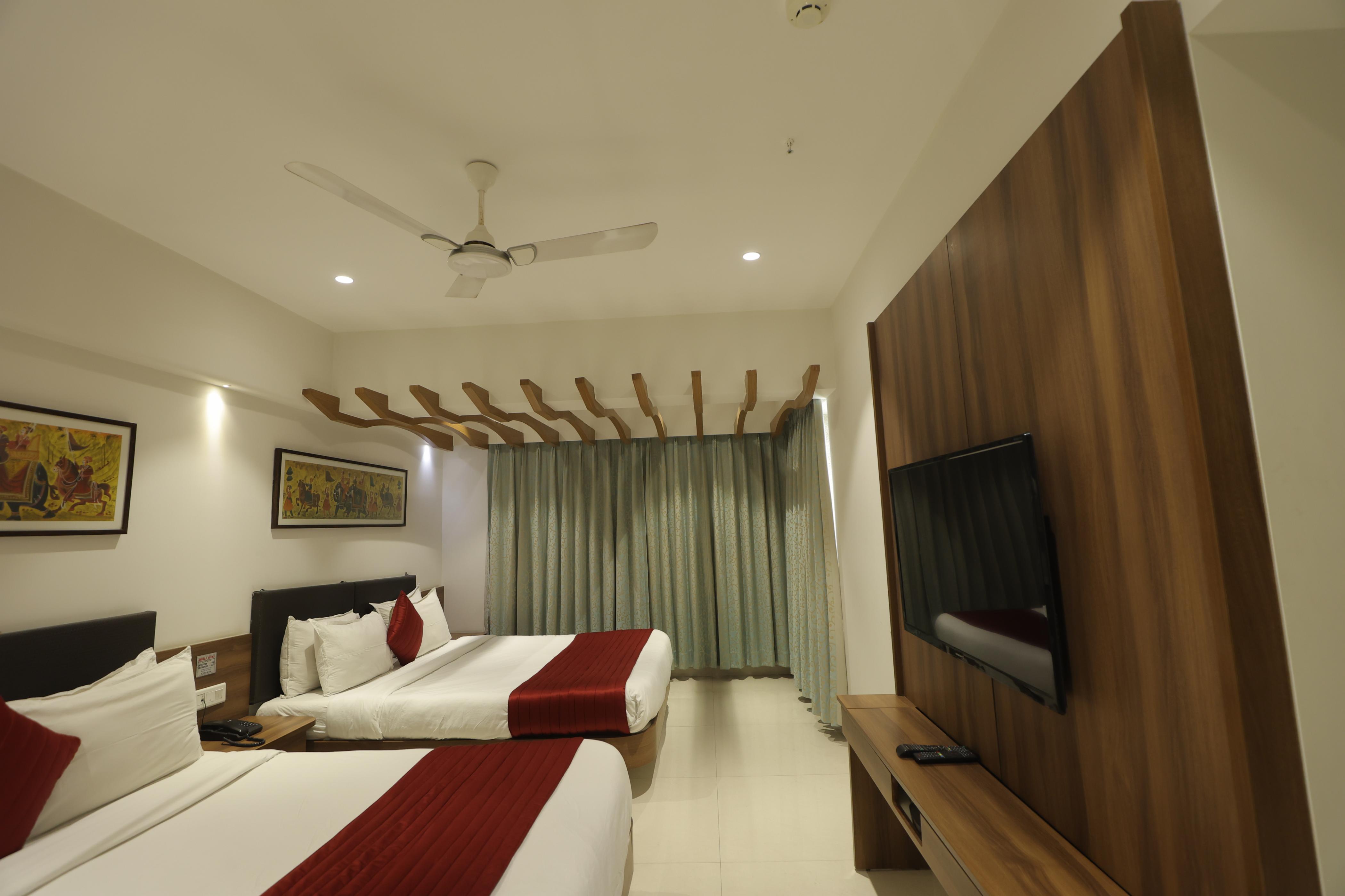 Hotel Shreeji Vatika, Airport Road - Tap to explore photos