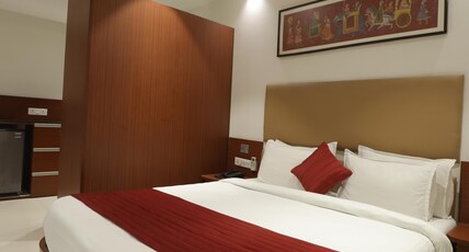 Hotel Shreeji Vatika, Airport Road Room Type - Deluxe Room Hotel Shreeji Vatika, Airport Road Room Type - Deluxe Room