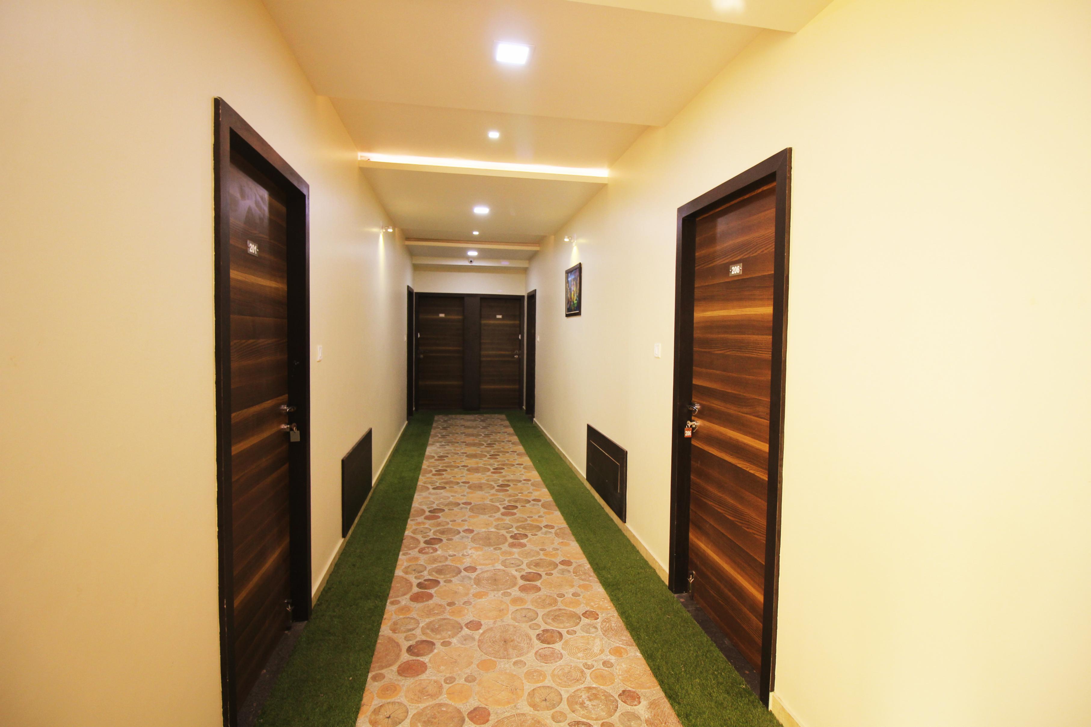Hotel Vraj Inn - Tap to explore photos