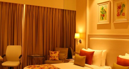 Efcee Sarovar Premiere Bhavnagar Room Type - Deluxe Twin Room