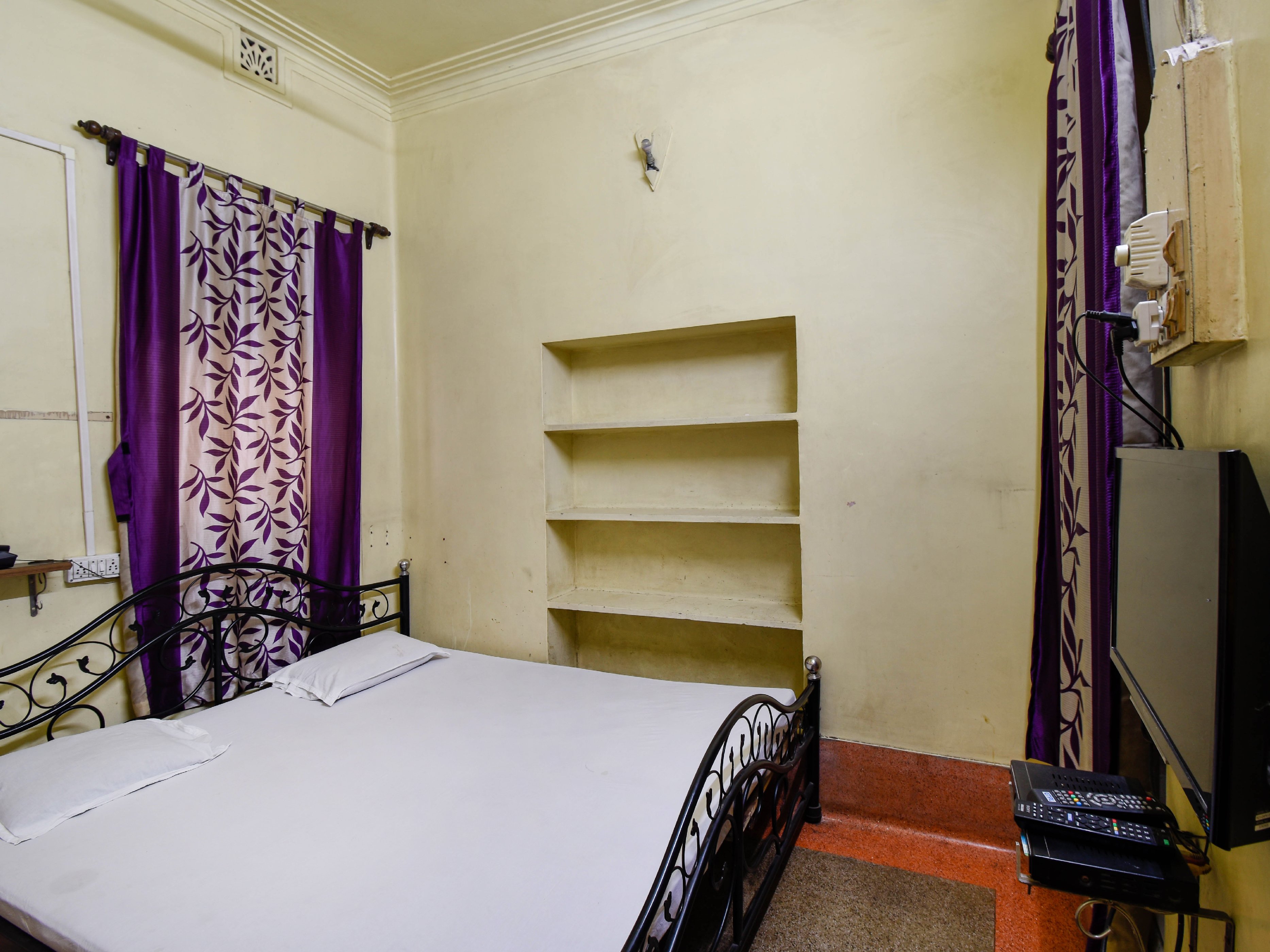 SHOVASHRAY GUEST HOUSE Room Type - Standard (Non Attach) Non AC