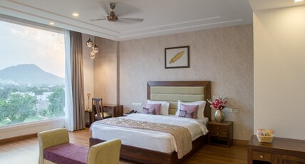Hotel Brahma Horizon Room Type - Pool View Suite