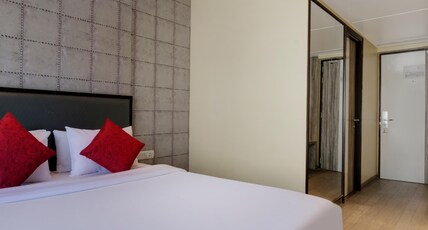 7 Apple Hotel, Vadodara Room Type - Premium Queen Bed Room