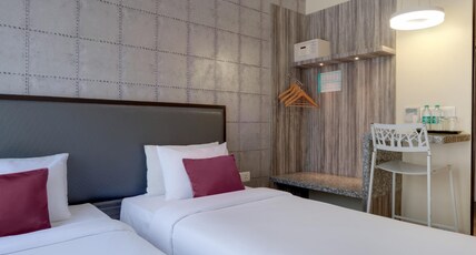 7 Apple Hotel, Vadodara Room Type - Premium Twin Bed Room
