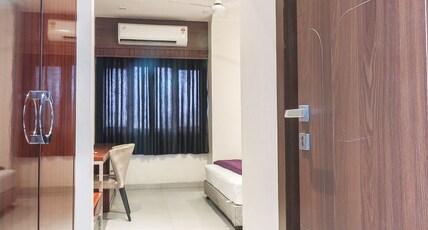 VIP'S CLUB Room Type - Deluxe Room