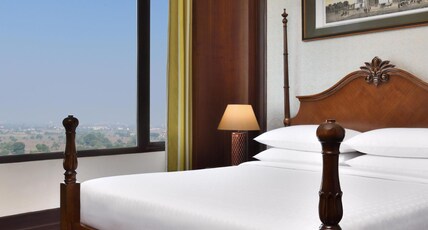 Sheraton Grand Palace Indore Room Type - Family Suite, 1 King, Club Lounge Access, Bathtub Sheraton Grand Palace Indore Room Type - Family Suite, 1 King, Club Lounge Access, Bathtub