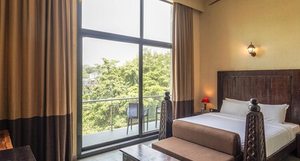 Triose Boutique Hotel Room Type - Premium Room with Balcony Breakfast 8am to 10am and Evening Tea 4pm to 5pm