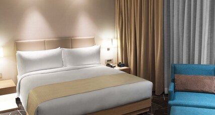 Holiday Inn Chennai OMR IT Expressway Room Type - King Bed Deluxe Non Smoking