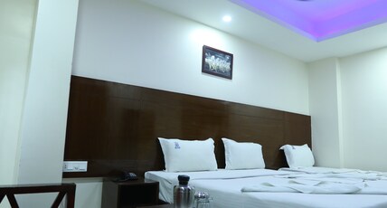 Hotel RR International Room Type - Executive Triple Room Non Ac