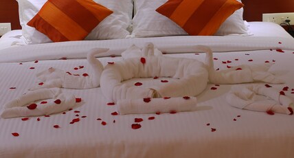 NAKSHATHRA EMARALD Room Type - Premium AC Room
