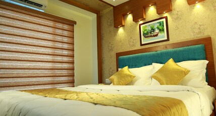 Southern Panorama Houseboats Room Type - A/c Premium Room - Sharing Basis