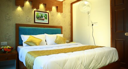 Southern Panorama Houseboats Room Type - Super Deluxe Room - Sharing Basis - A/c Fixed timing 9 Pm to 6 Am Southern Panorama Houseboats Room Type - Super Deluxe Room - Sharing Basis - A/c Fixed timing 9 Pm to 6 Am