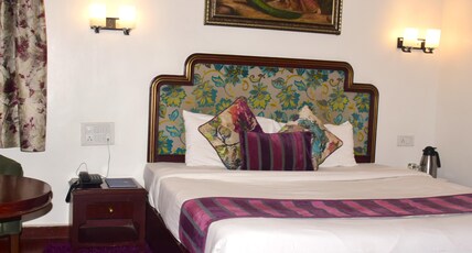 Hotel Lake Inn(at Nakki Lake) Room Type - Super Deluxe Room AC