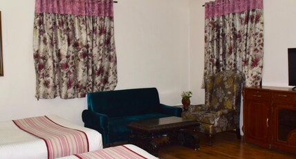 Hotel Lake Inn(at Nakki Lake) Room Type - Family Room AC