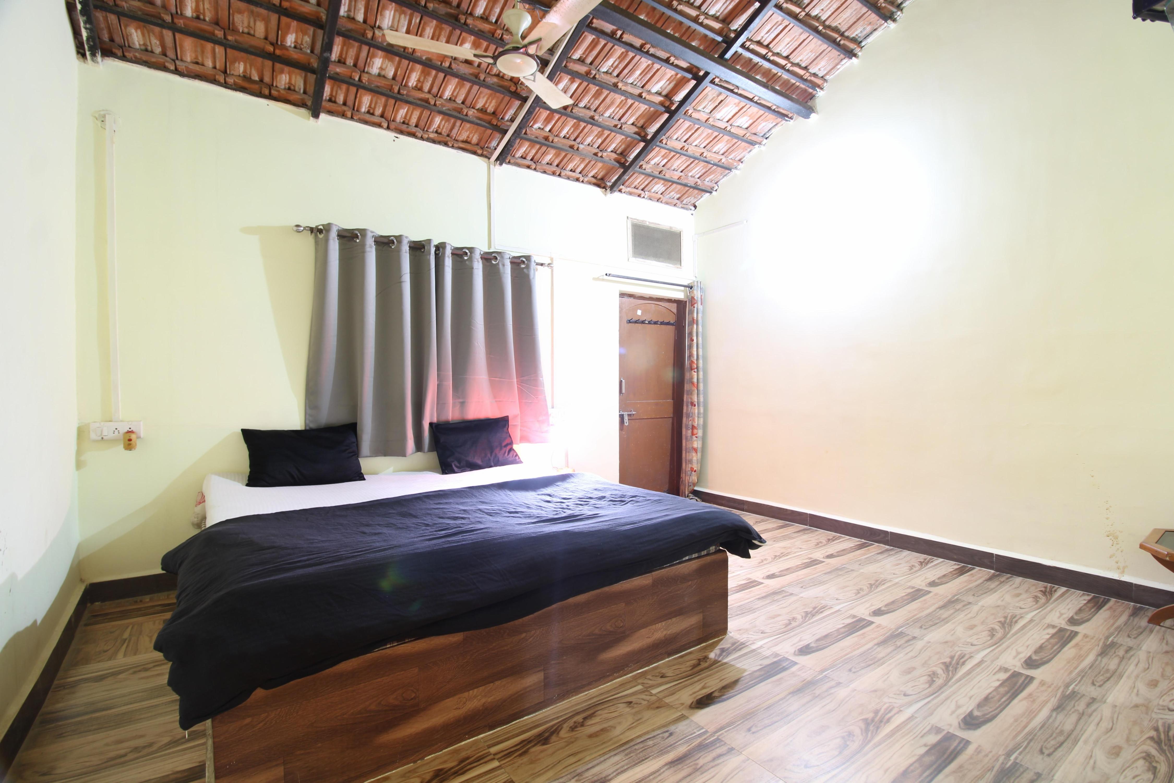 Kanha Kiskindha Room Type - Deluxe Non AC Room