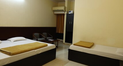 Hotel Moksha (500m From Ram Jhula) Room Type - Family Suite (3B)
