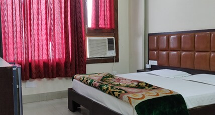 New Karan Hotel Room Type - Deluxe Double Room